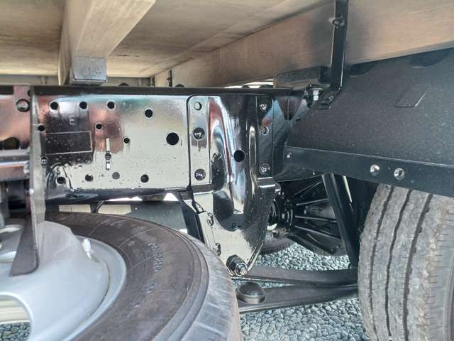 Isuzu Elf 12