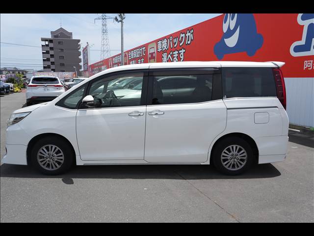 Toyota Esquire 5