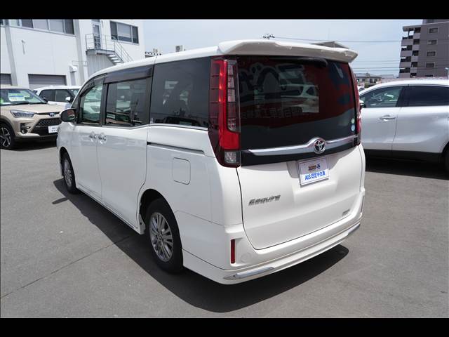 Toyota Esquire 6