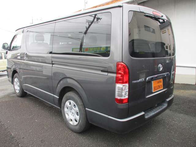Toyota Hiace Van 3