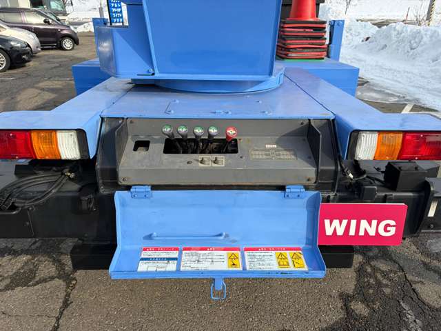 Isuzu Elf 12