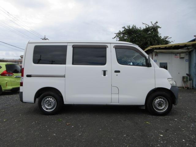 Toyota Light Ace Van 8