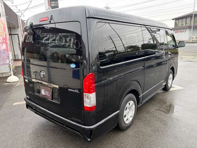 Toyota Hiace Van 6