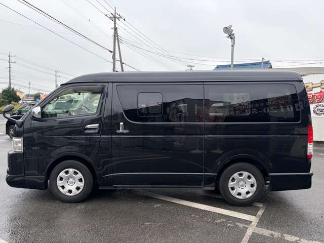 Toyota Hiace Van 9