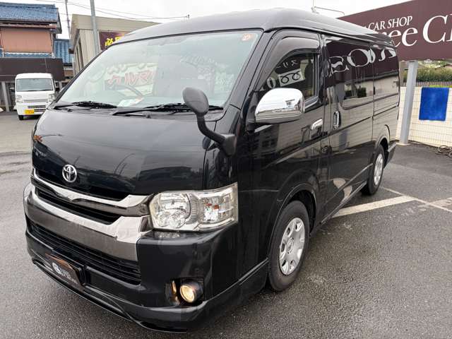 Toyota Hiace Van 10