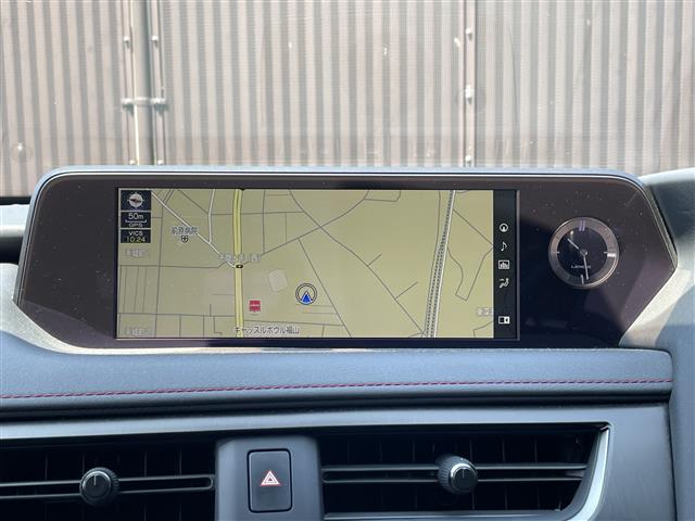 Lexus UX 7