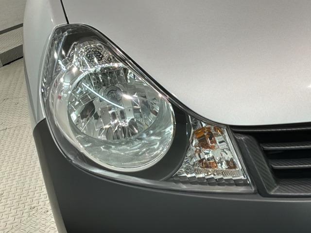 Nissan AD 7