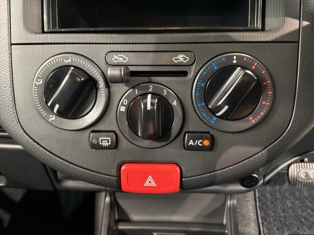 Nissan AD 9
