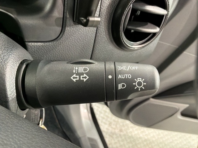 Nissan AD 10