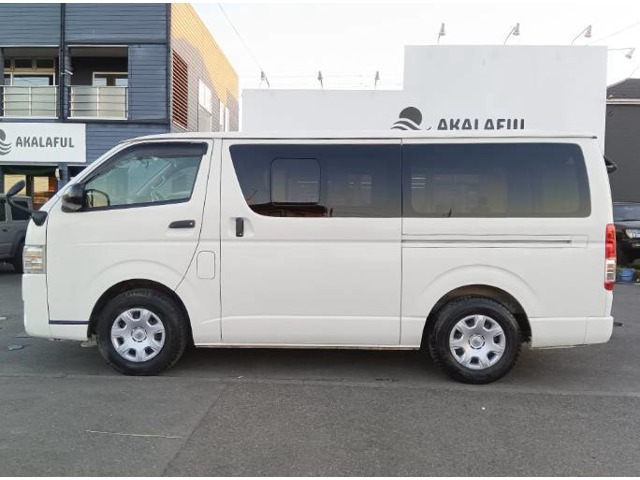 Toyota Regius Ace 5