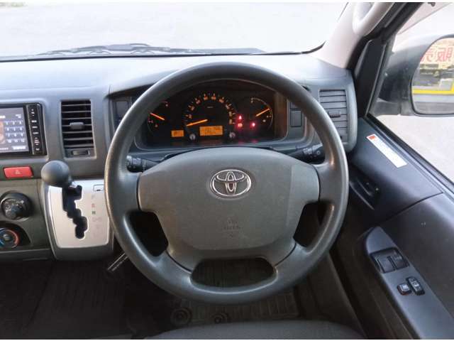 Toyota Regius Ace 10