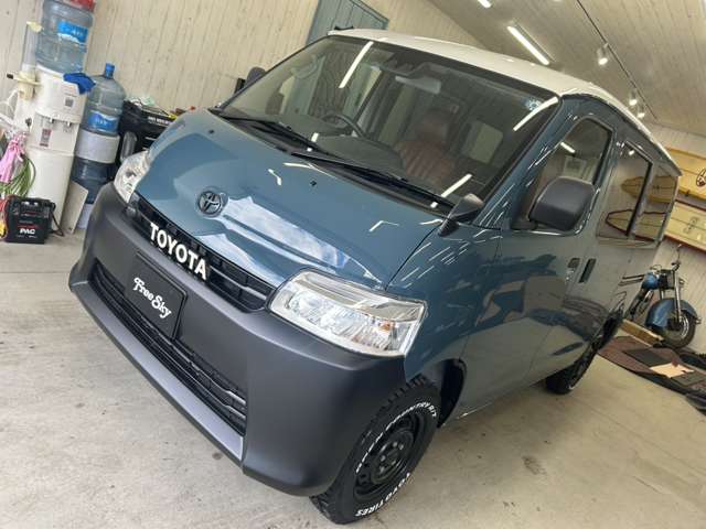 Toyota Town Ace Van 3