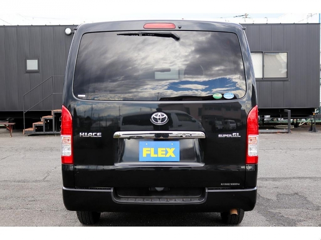 Toyota Hiace Van 9