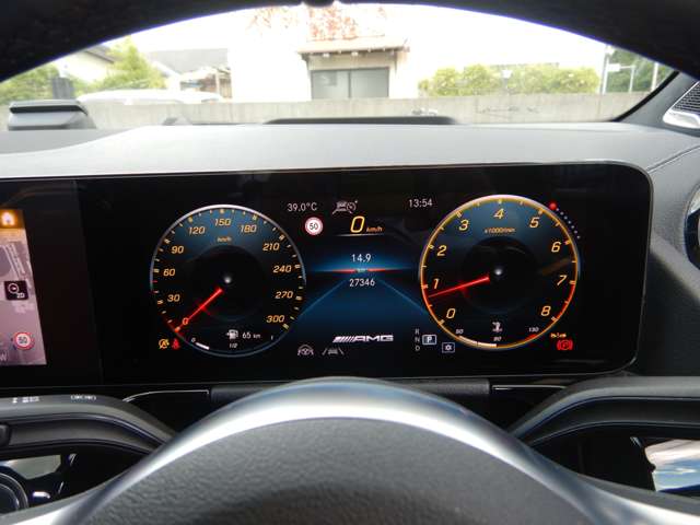 Mercedes-Benz GLA-Class 11