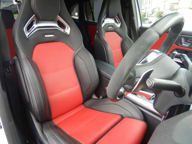 Mercedes-Benz GLA-Class 10