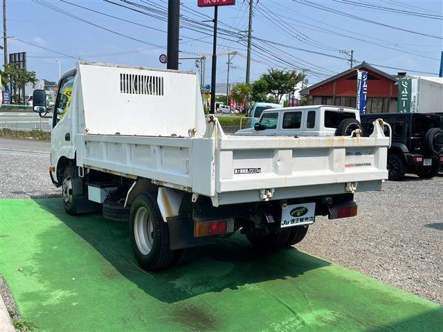 Hino Dutro 12