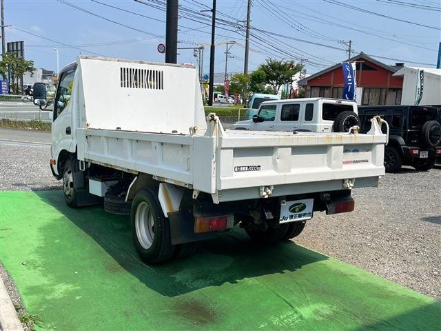 Hino Dutro 7