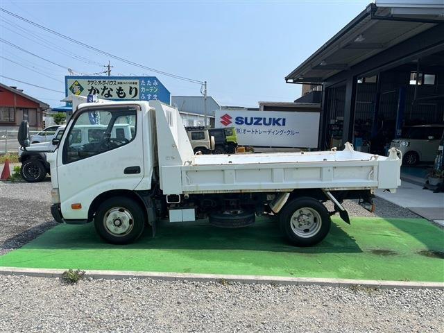 Hino Dutro 9