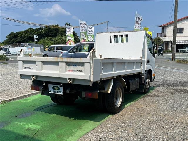 Hino Dutro 10
