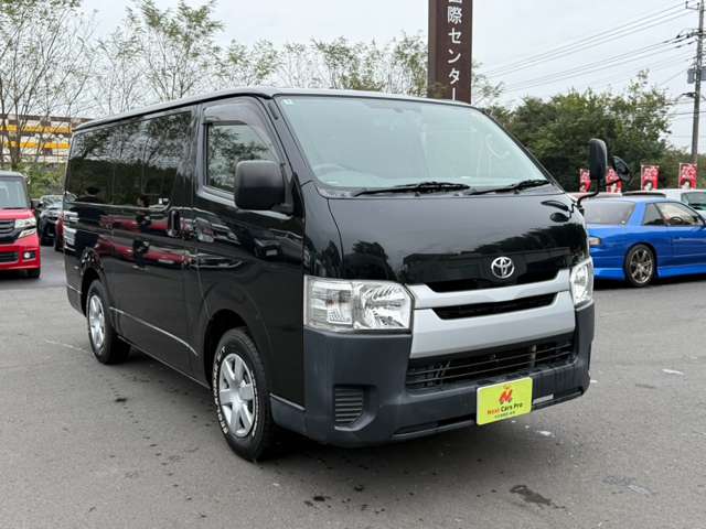 Toyota Hiace Van 3