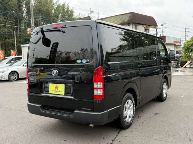 Toyota Hiace Van 5