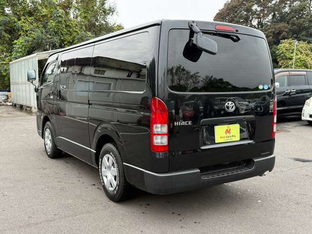 Toyota Hiace Van 6