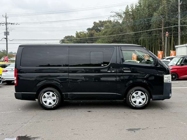 Toyota Hiace Van 9