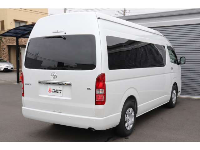 Toyota Hiace Commuter 4