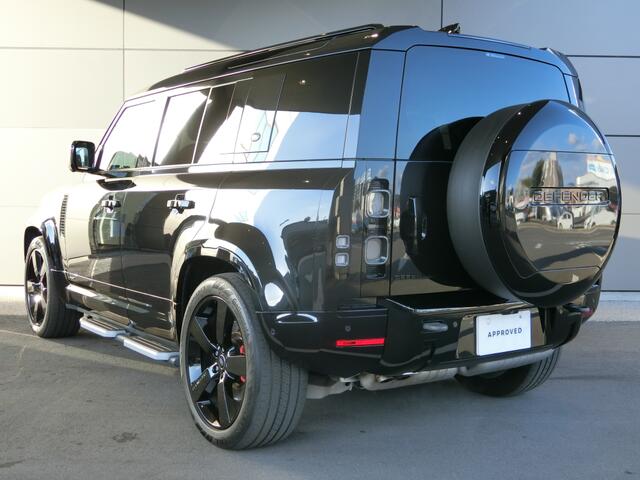 Land Rover Defender 4