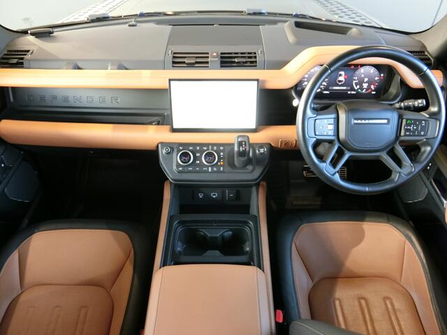 Land Rover Defender 5