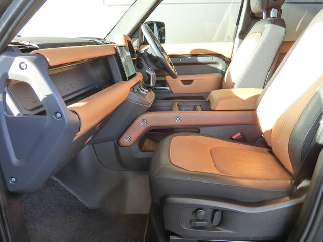 Land Rover Defender 6