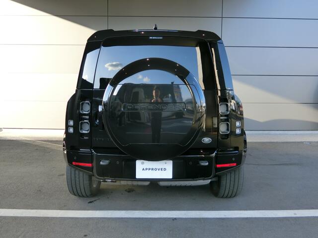 Land Rover Defender 9