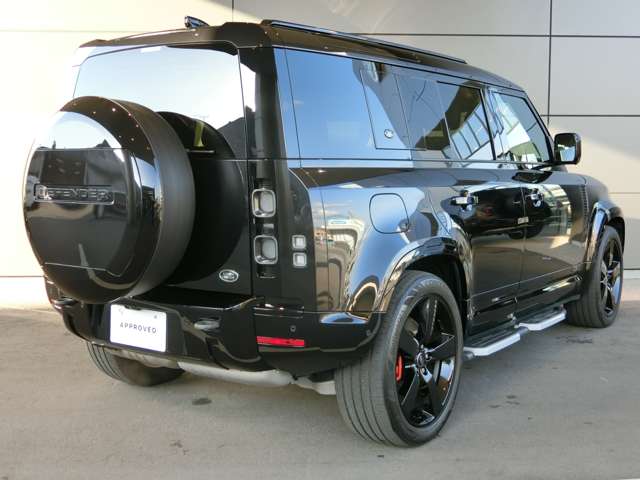 Land Rover Defender 10
