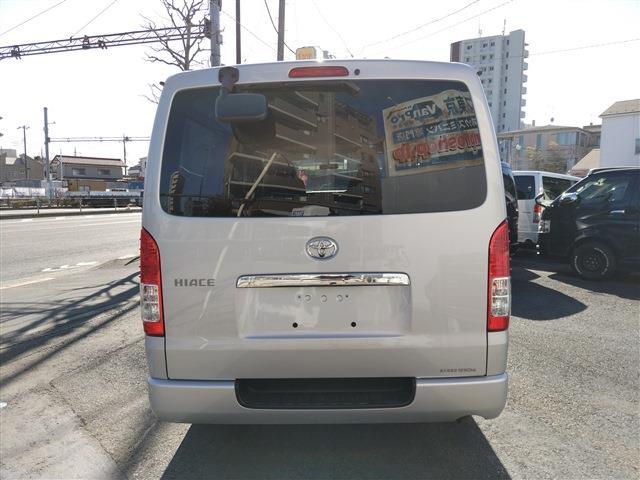 Toyota Hiace Van 6
