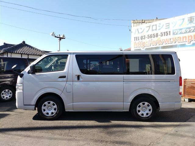 Toyota Hiace Van 8
