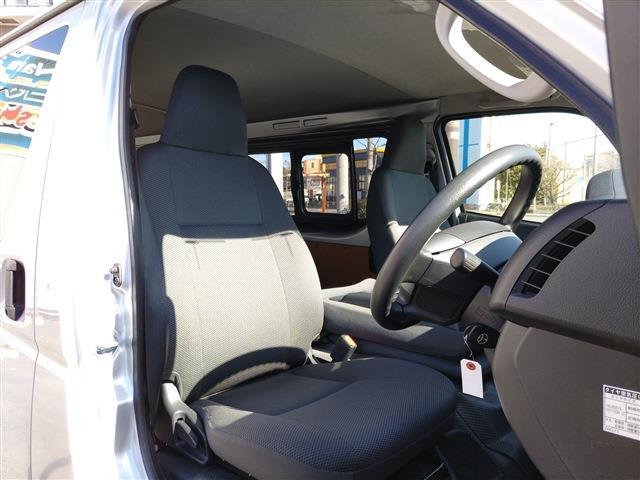 Toyota Hiace Van 10