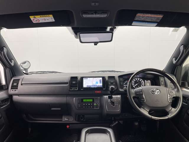 Toyota Hiace Van 6
