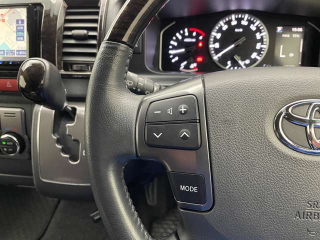 Toyota Hiace Van 9