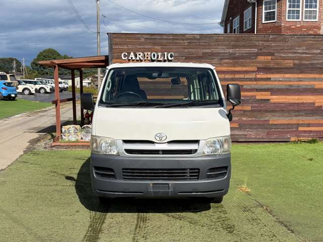 Toyota Hiace Van 2
