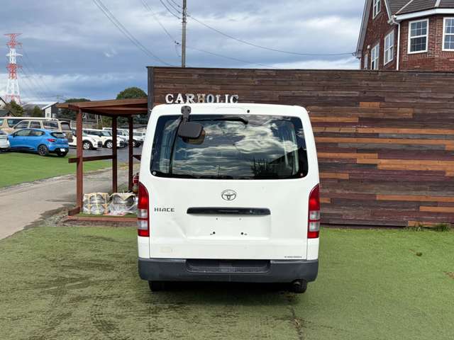 Toyota Hiace Van 6