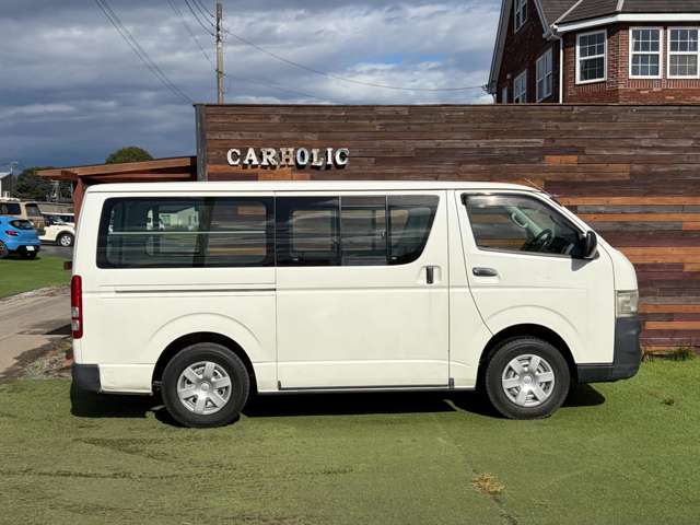 Toyota Hiace Van 8