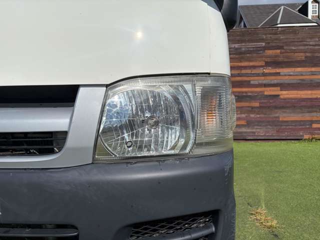 Toyota Hiace Van 9