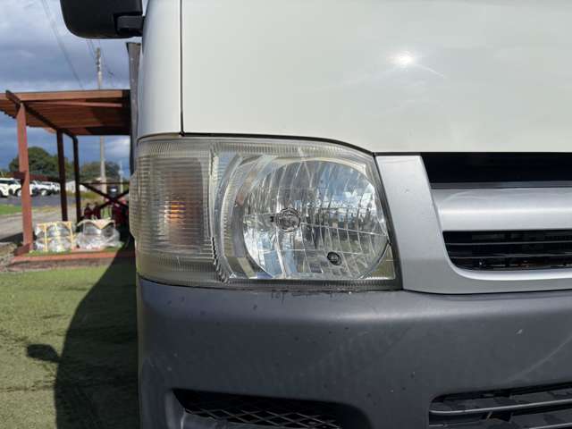 Toyota Hiace Van 10