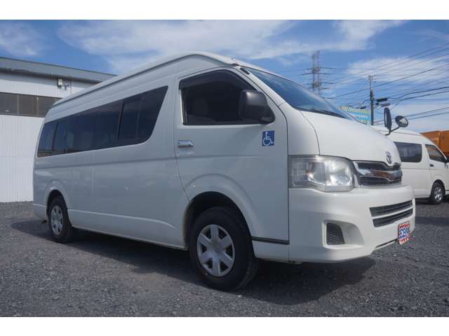 Toyota Hiace Commuter 4