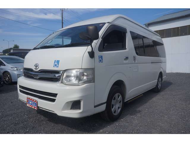 Toyota Hiace Commuter 5