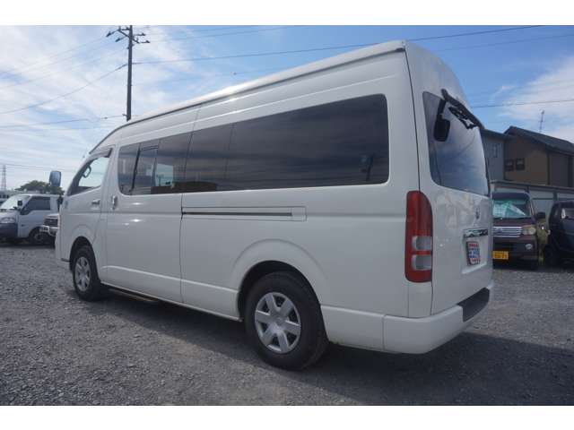 Toyota Hiace Commuter 9