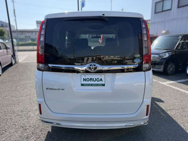 Toyota Esquire 11