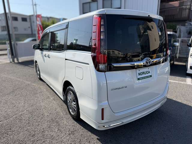 Toyota Esquire 12