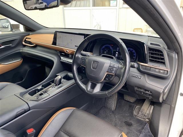 Toyota Crown Crossover 11