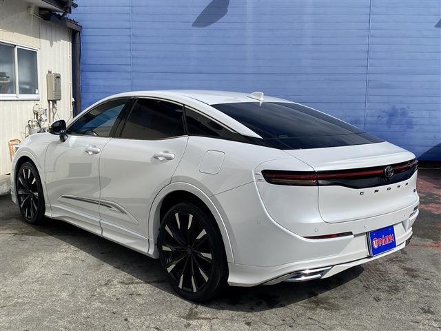 Toyota Crown Crossover 6